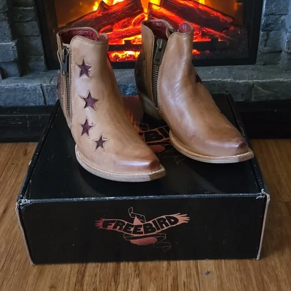 Freebird Brown Leather Star Cutout Ankle Booties - Picture 2 of 6